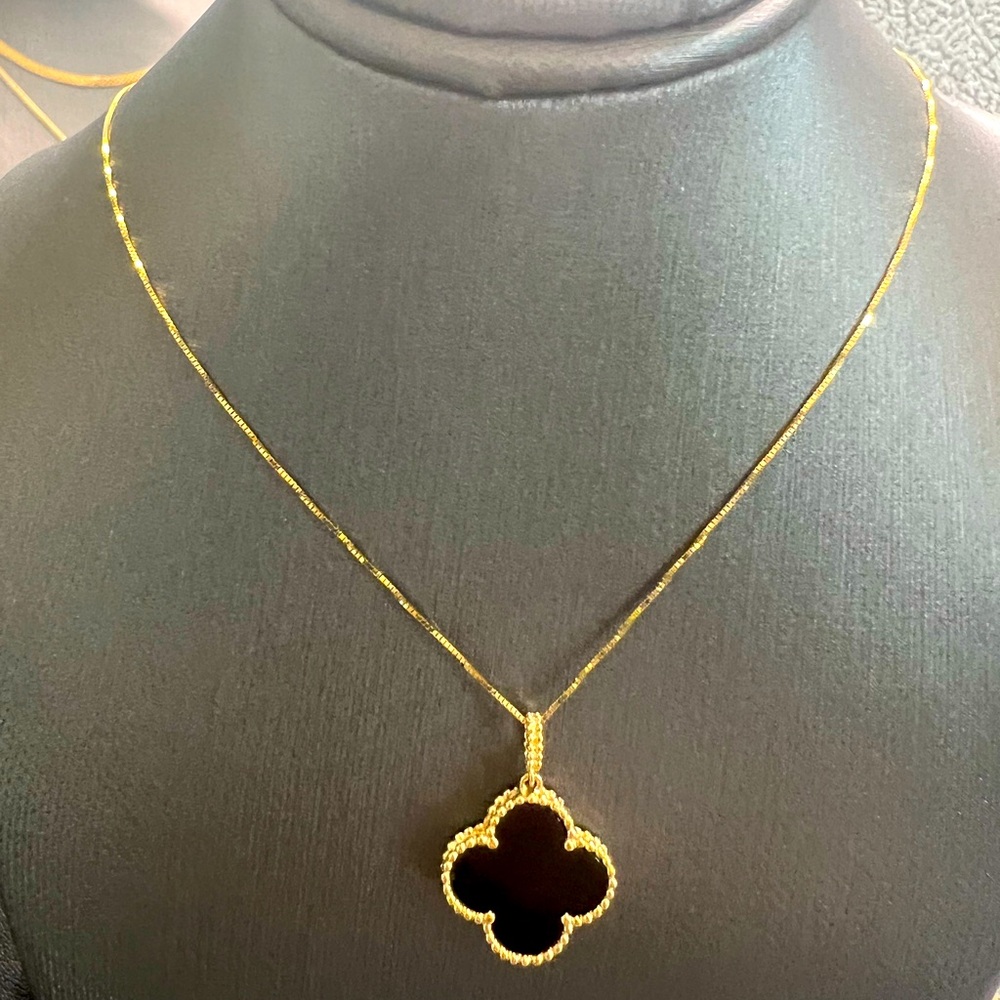 18K Saudi Gold Black Onyx Flower Pendant Necklace 15mm 18”